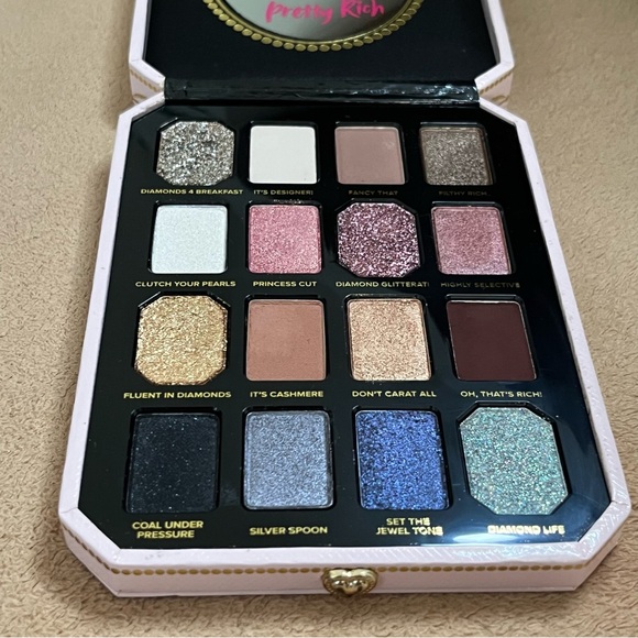 Too Faced Pretty Rich Palette - Picture 2 of 4